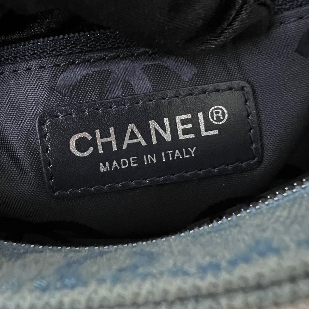 Auth Chanel Rare Stencil CC Logo Denim Clutch Pouch -Excellent - Picture 11 of 13